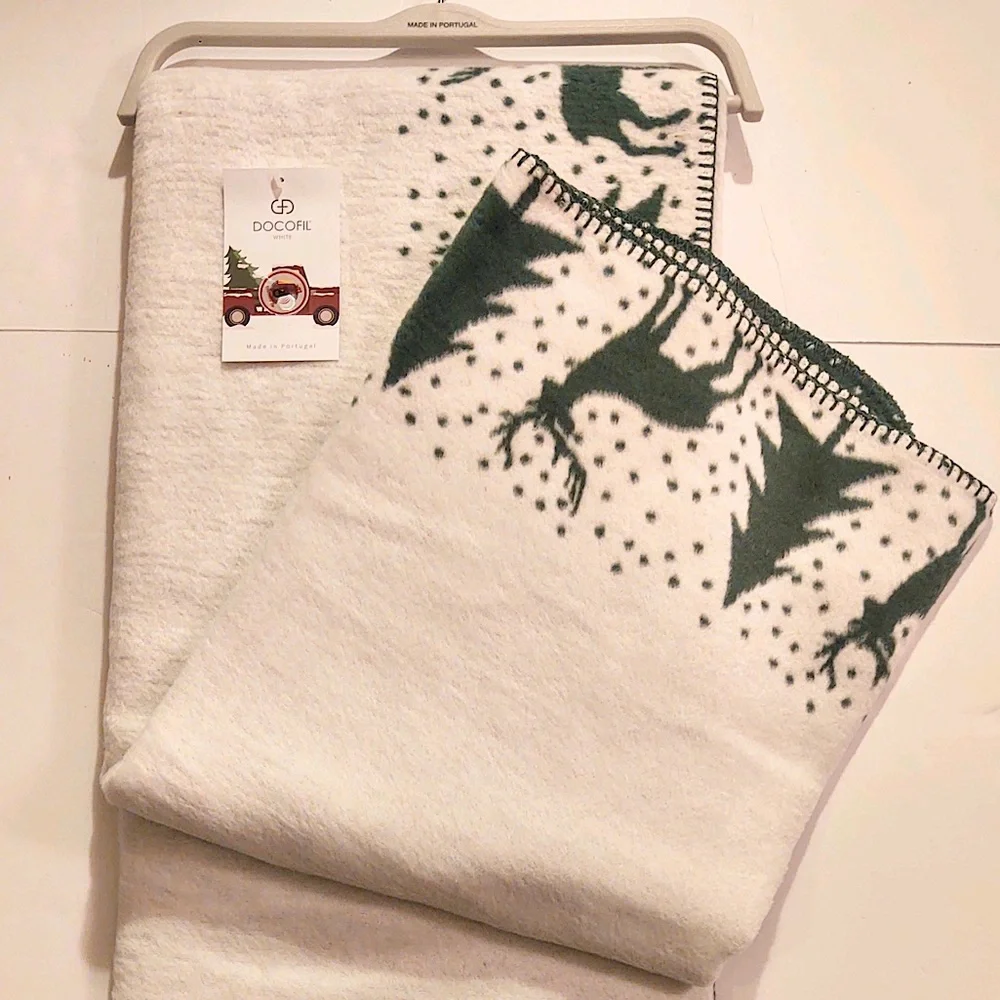 🎁Docofil White Throw Blanket - Ivory and Forest Green Christmas Holiday Throw